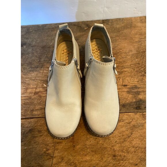 Hush Puppies Leather Side Zipper Botties Women Size 7.5W - Picture 5 of 11